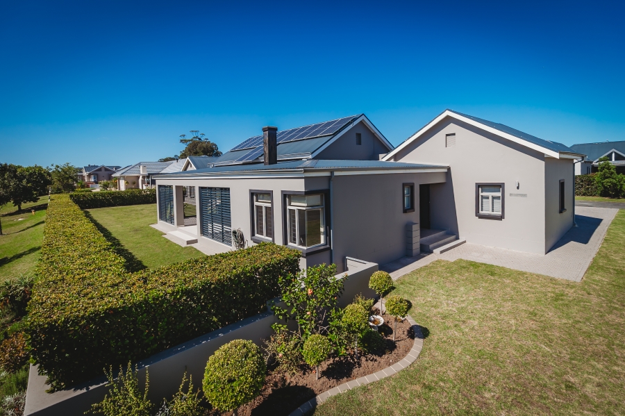 4 Bedroom Property for Sale in Kraaibosch Manor Western Cape